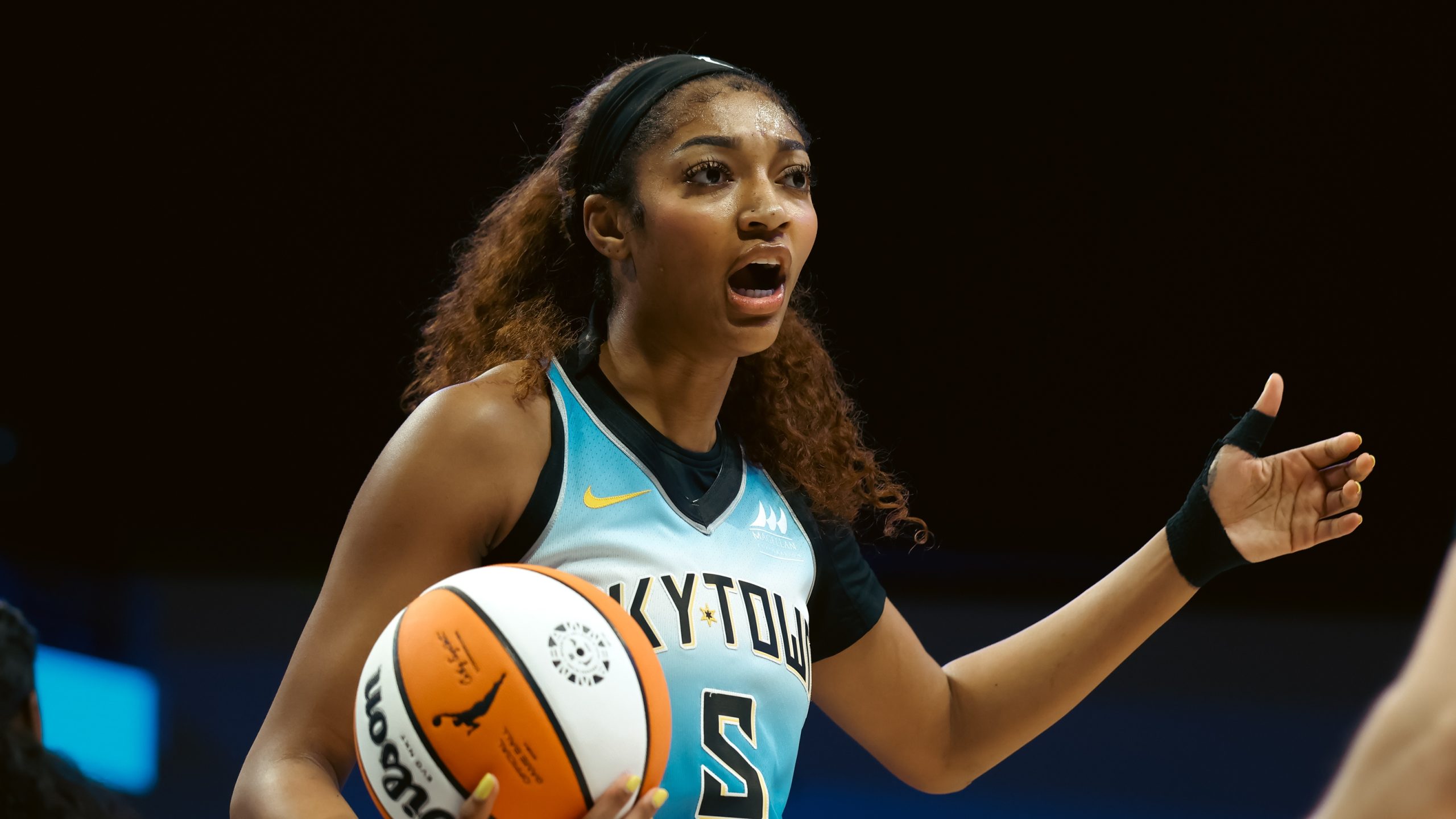Social Media Invented Hilarious New WNBA Stat Just For Angel Reese