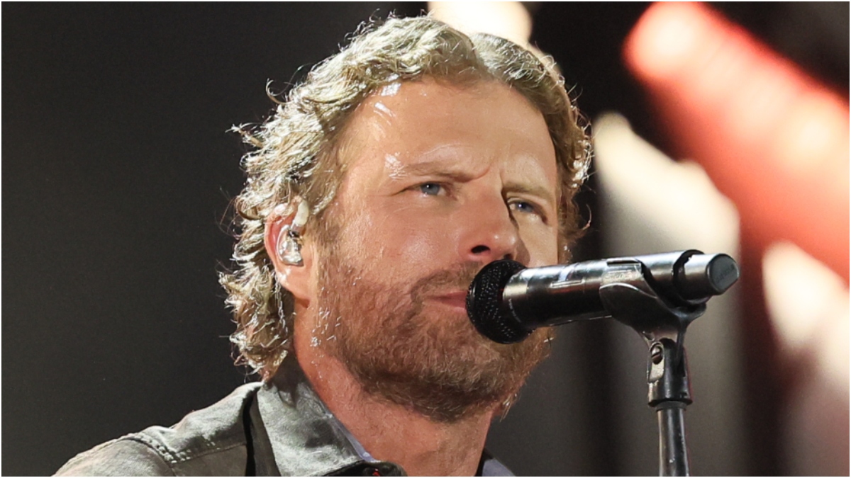Country Star Shares Refreshing Comments About Religion And Music: WATCH