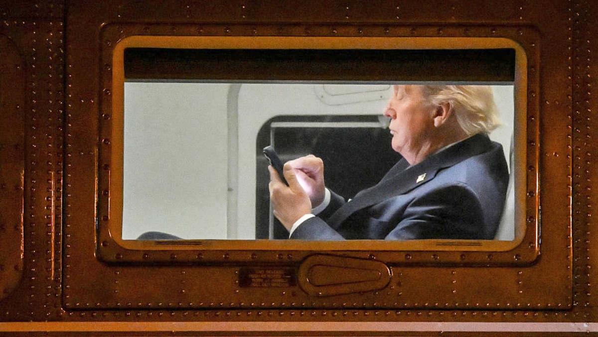 Donald Trump's iPhone Background Is Driving The Lefty Liberal Virgins Crazy