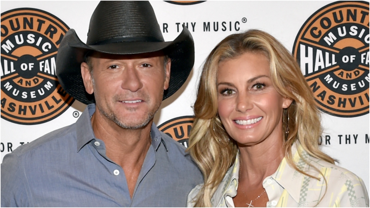 Nasty Trolls Attack Faith Hill's Appearance After Photo Goes Viral: REACTIONS
