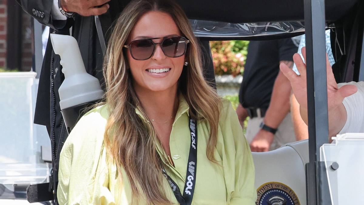 Trump Aid Margo Martin Sends A Poolside Postcard, Chloe Kitts Is A Draft Night Star & Can MLB Really Ban Fans?