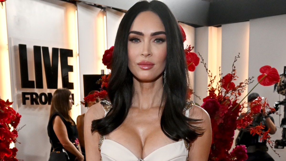 Megan Fox Has People Talking About Her Nails Thanks To Her Penis Piercing Inspired Manicure