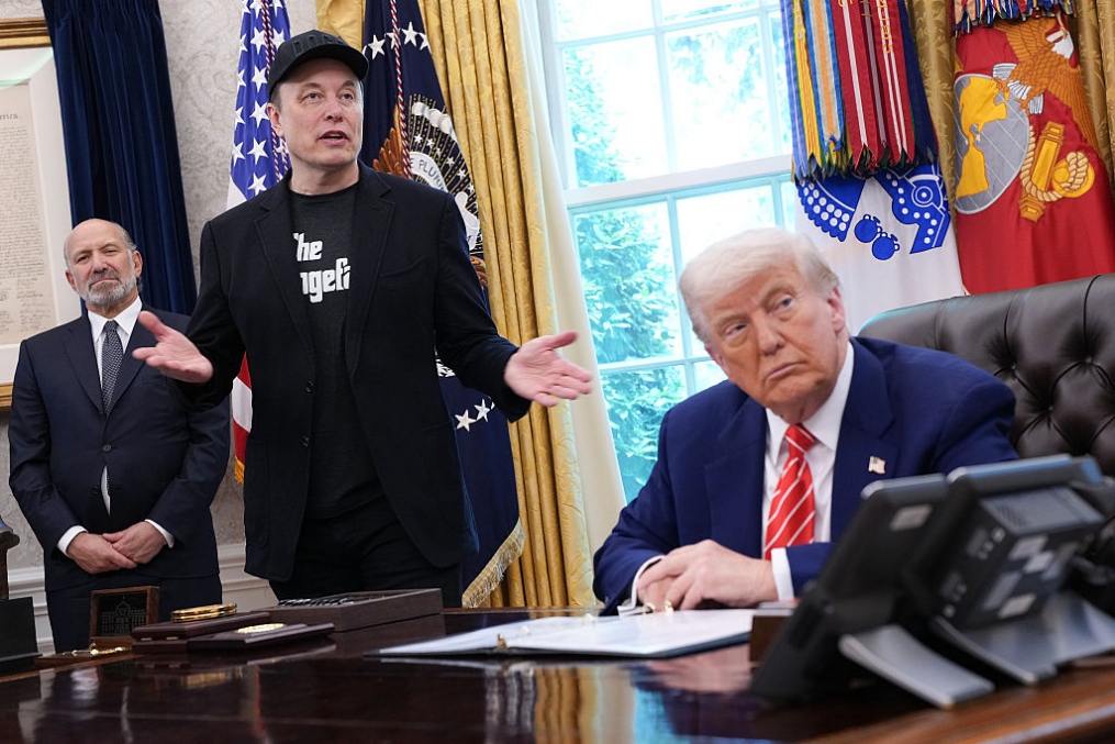 President Trump And Elon Musk Are Fighting And No One Knows How To Respond