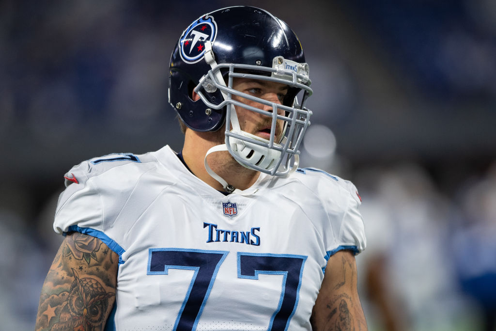 Former NFL Taylor Lewan Botches Ceremonial First Pitch Cardinals Game
