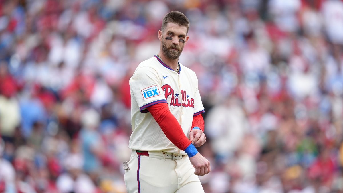 “Bryce Harper Calls Out Arrogant NFL Players Boasting About Their Baseball Skills!”