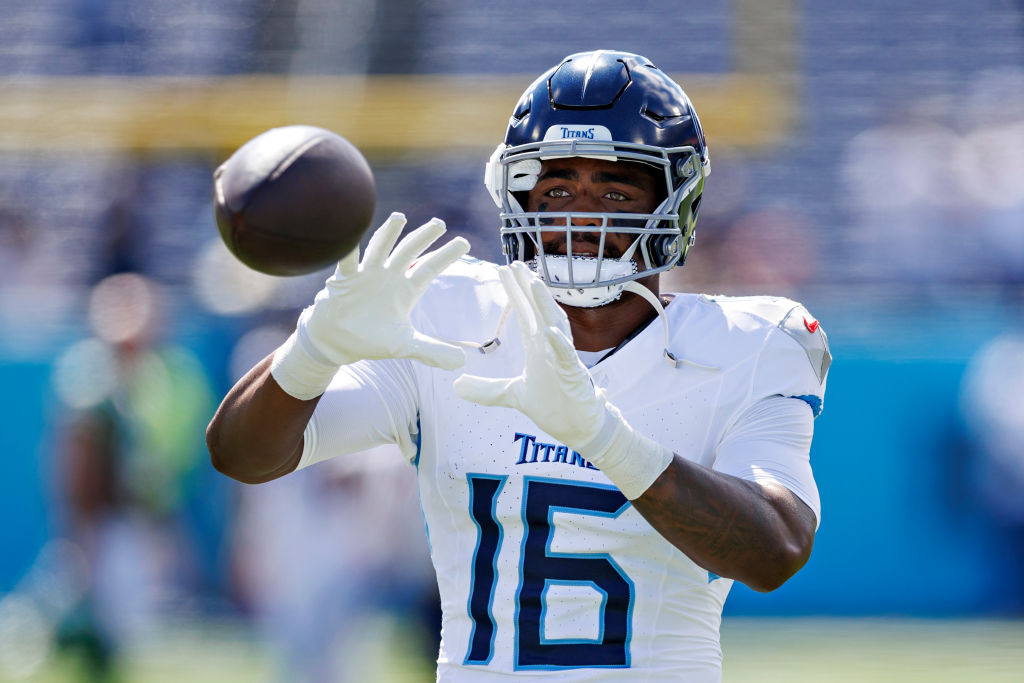 Titans WR Treylon Burks Suffers Broken Collarbone at Training Camp