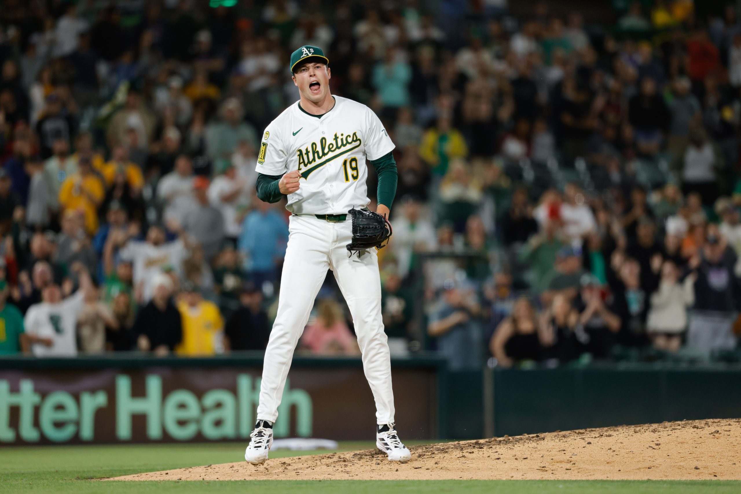 San Diego Padres Make Incredibly Bizarre Trade For Star Reliever Mason Miller