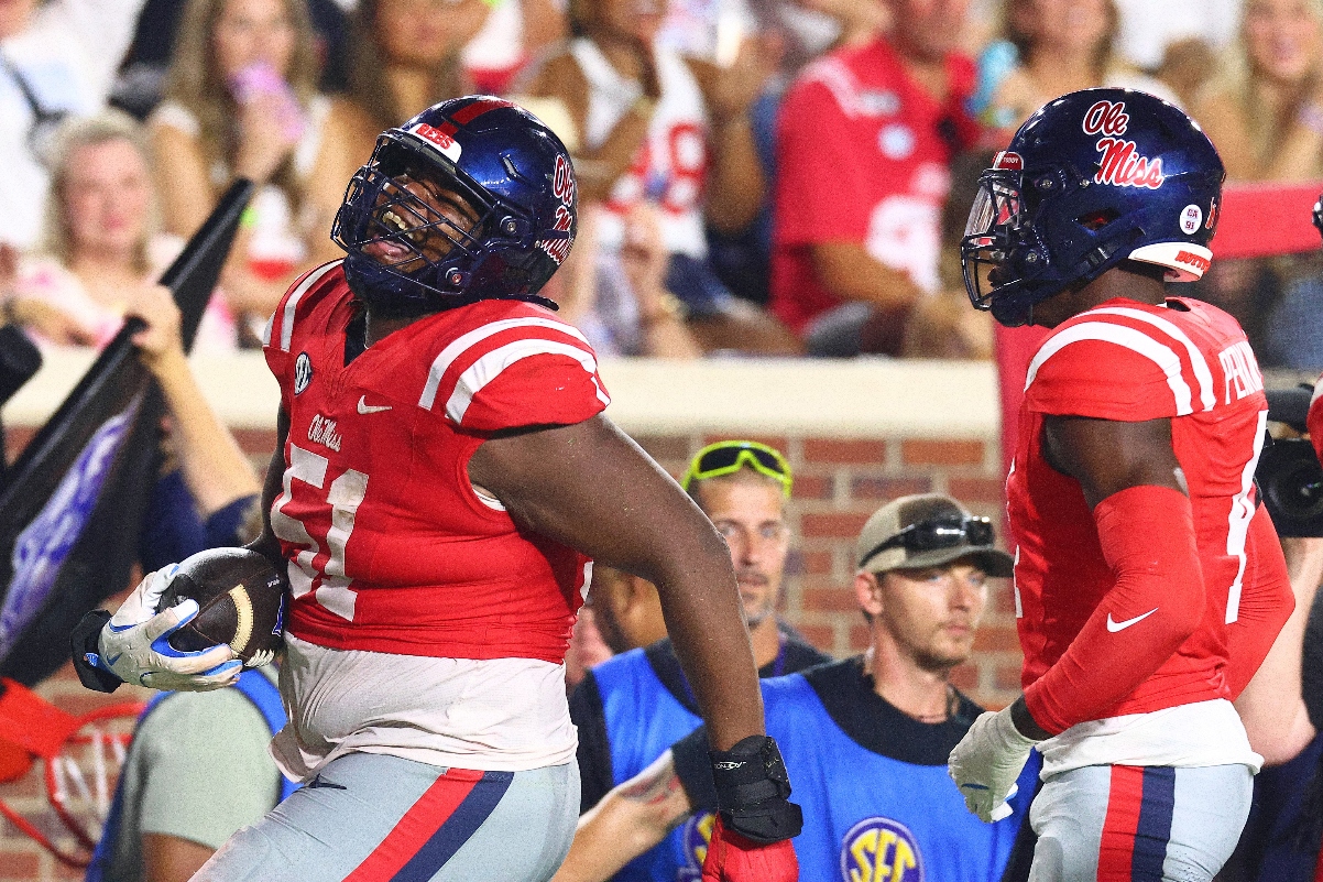 Ole Miss' Zxavian Harris Breaks Basketball Goal After Interception