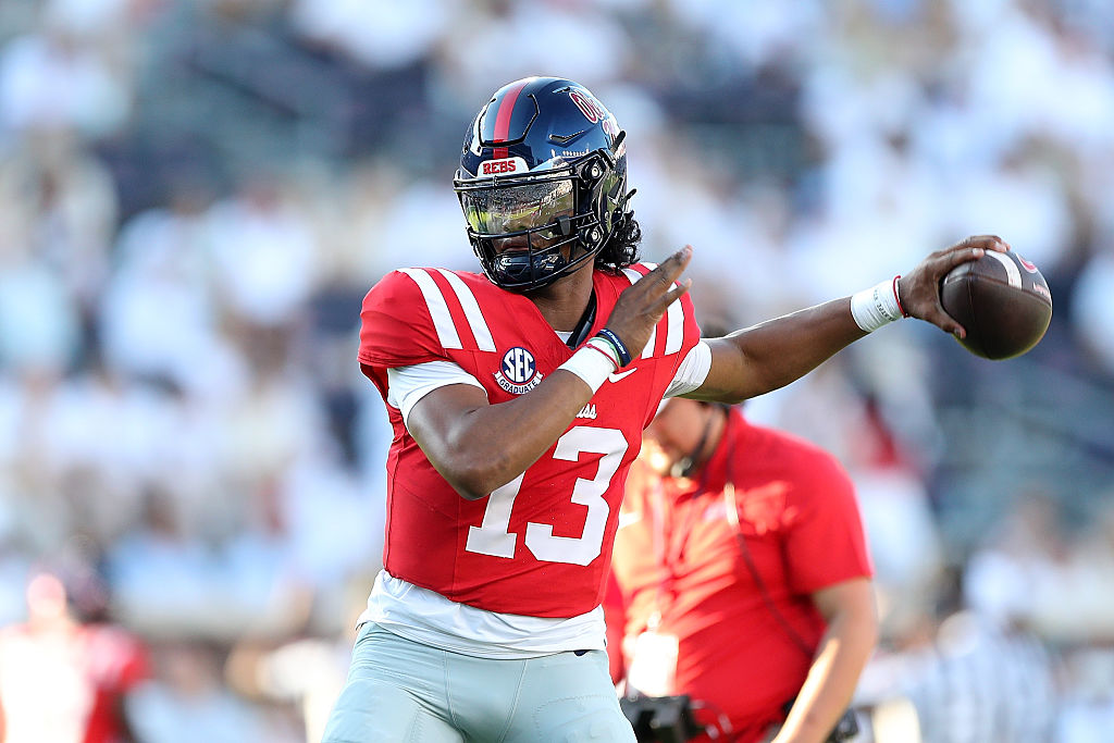 Ole Miss QB Austin Simmons Trolls Georgia State Player Who Snatched Teammate's Chain During Warmups