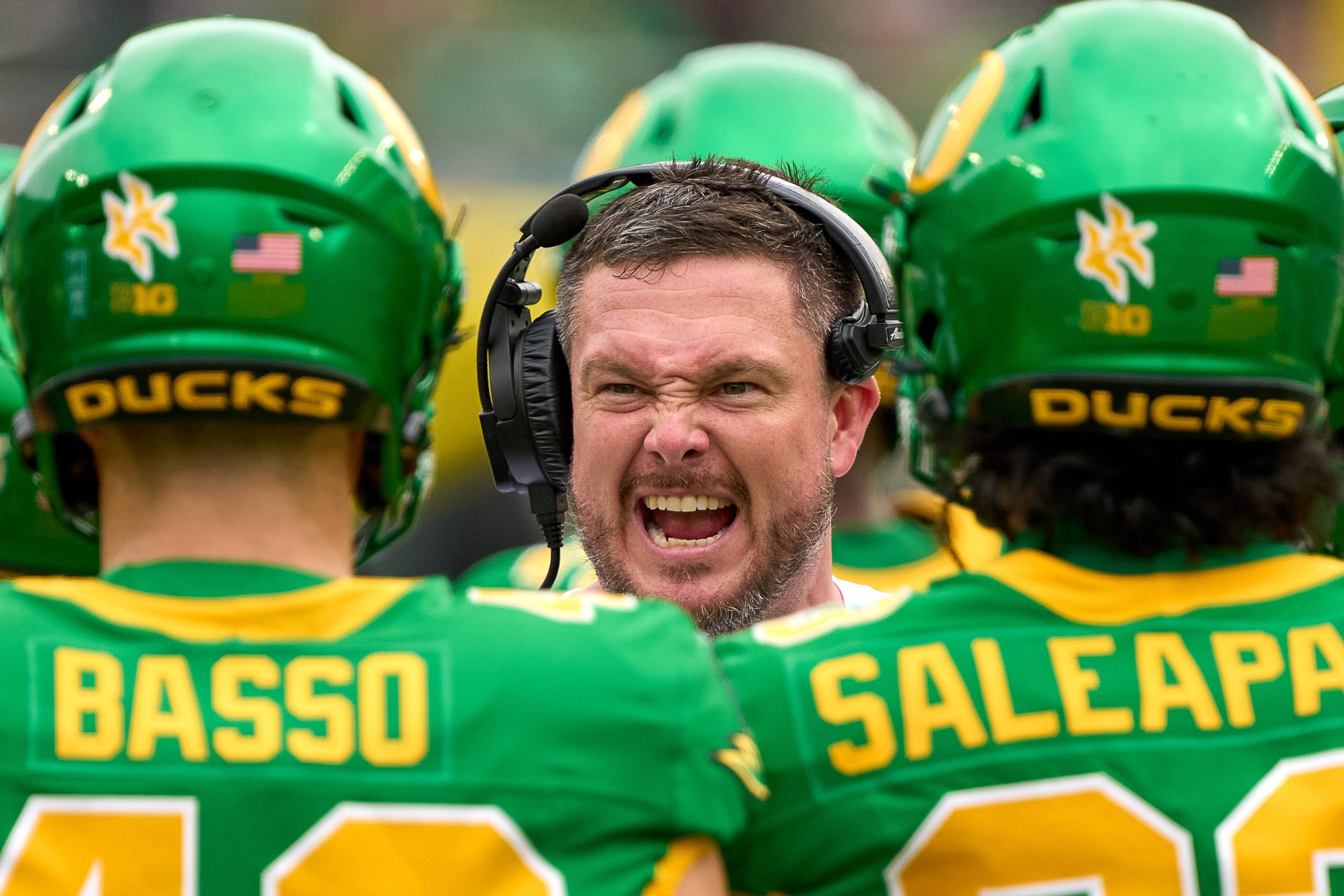 Oregon Coach Calls Out SEC For Playing 'Chattanooga State' Before Rivalry Games