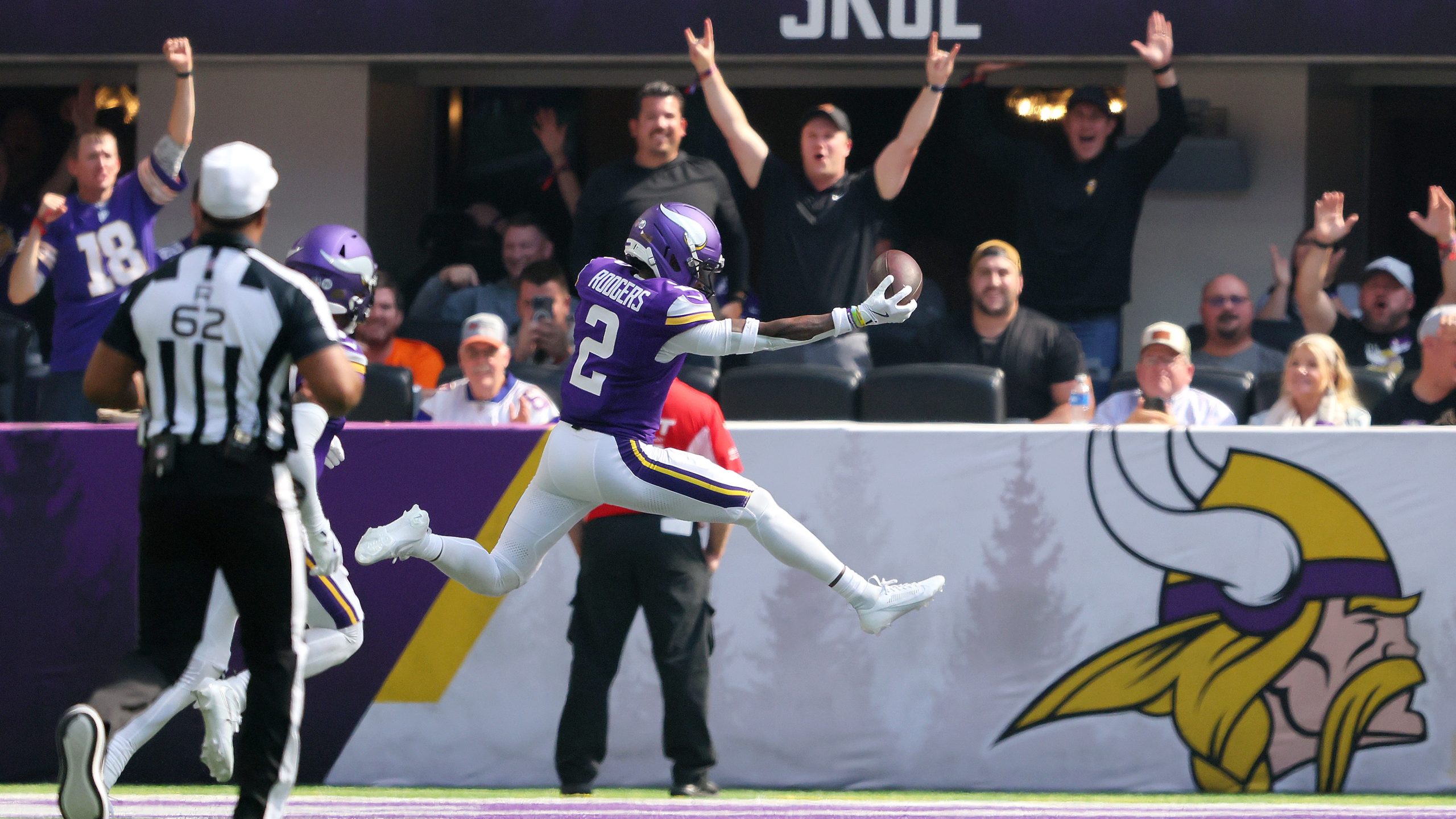“Patriotic Stronghold Isaiah Rodgers Dominates, Emerges as Team Leader with Two TDs”