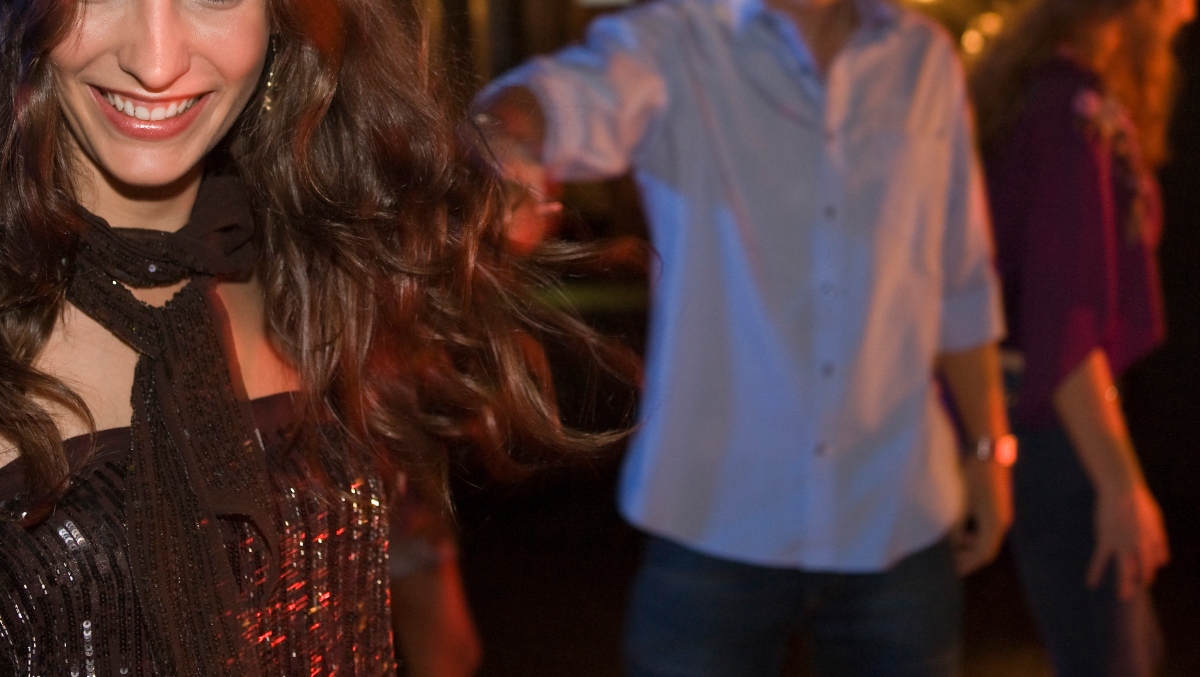 True Romance: Fiancée Admits She Had Threesomes With Friends, Girlfriend Caught In The Act & Signs Of Cheating