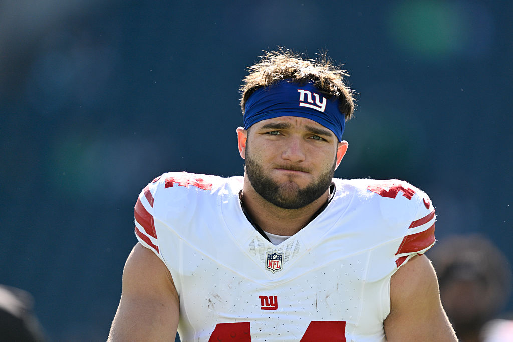 Giants Rookie Cam Skattebo Suffers Severe Ankle Injury vs Eagles