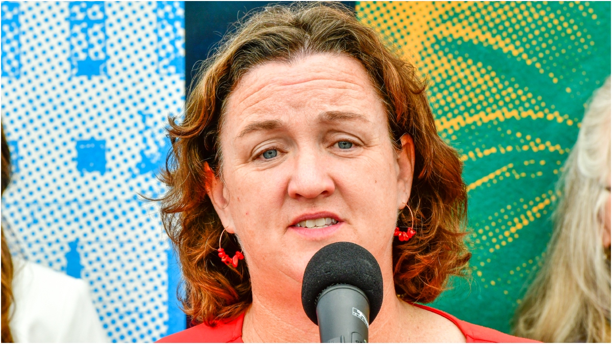 Katie Porter Crashes Out In Pathetic Fashion During Interview: WATCH ...