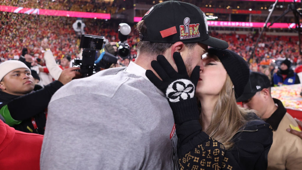 Taylor Swift Can’t Stop Talking About Sex With Travis Kelce In New Album