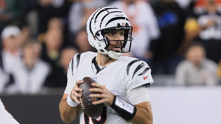 Aaron Rodgers Makes History, But Vintage Joe Flacco Leads Cincinnati Bengals To Win In Crazy 'Icy Hot' Bowl