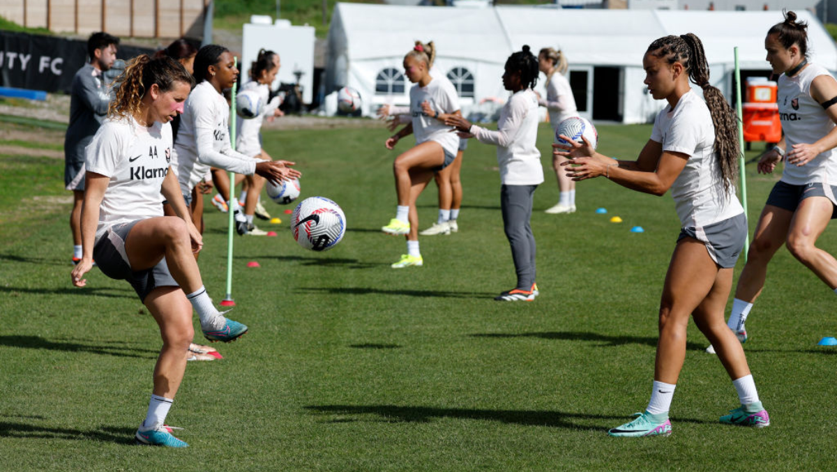 Elizabeth Eddy Responds With Grace After Teammates Attack Her Over Women's Sports Essay - OutKick