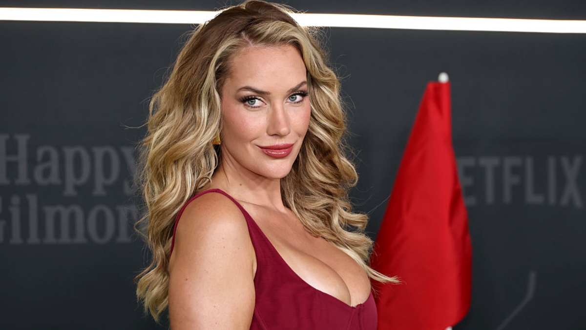 Paige Spiranac Rocks The Golf World With Stunning Bunker Shot Video, Kent St. Shorts Stain & Cig Beer Choice