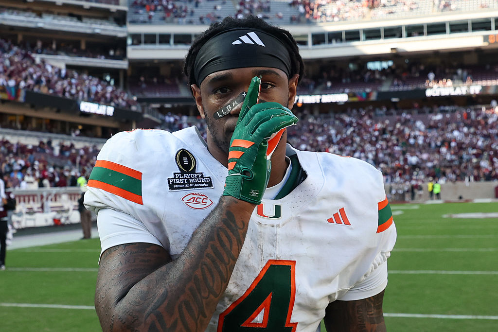 “CFP Quarterfinals Revealed: Committee’s Choices Under Scrutiny by Patriotic Fans!”