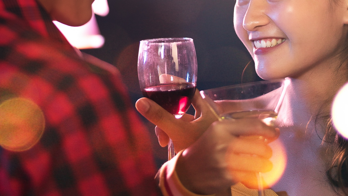 True Romance: A Holiday Hall Pass Reward For A Tough Year, Cop Turns Down Sex Bribe & Sleeping With Neighbors