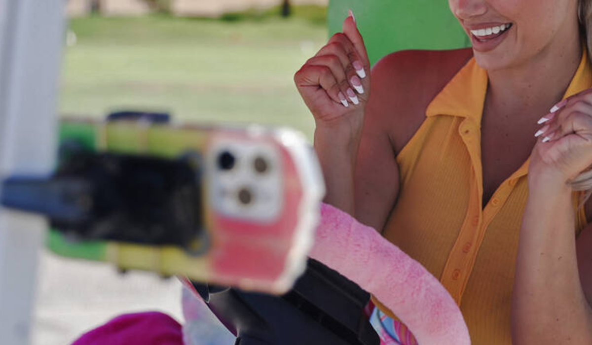 Cart Girl Has A Warning For 'Ballsy' Woman Who Takes Her Boyfriend & Her Husband To The Same Golf Course