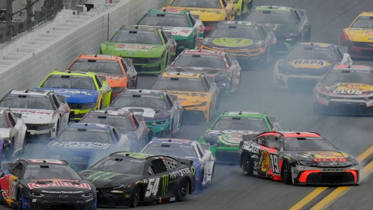 “Chaos at Daytona 500 as Field Halved by Massive Crash”