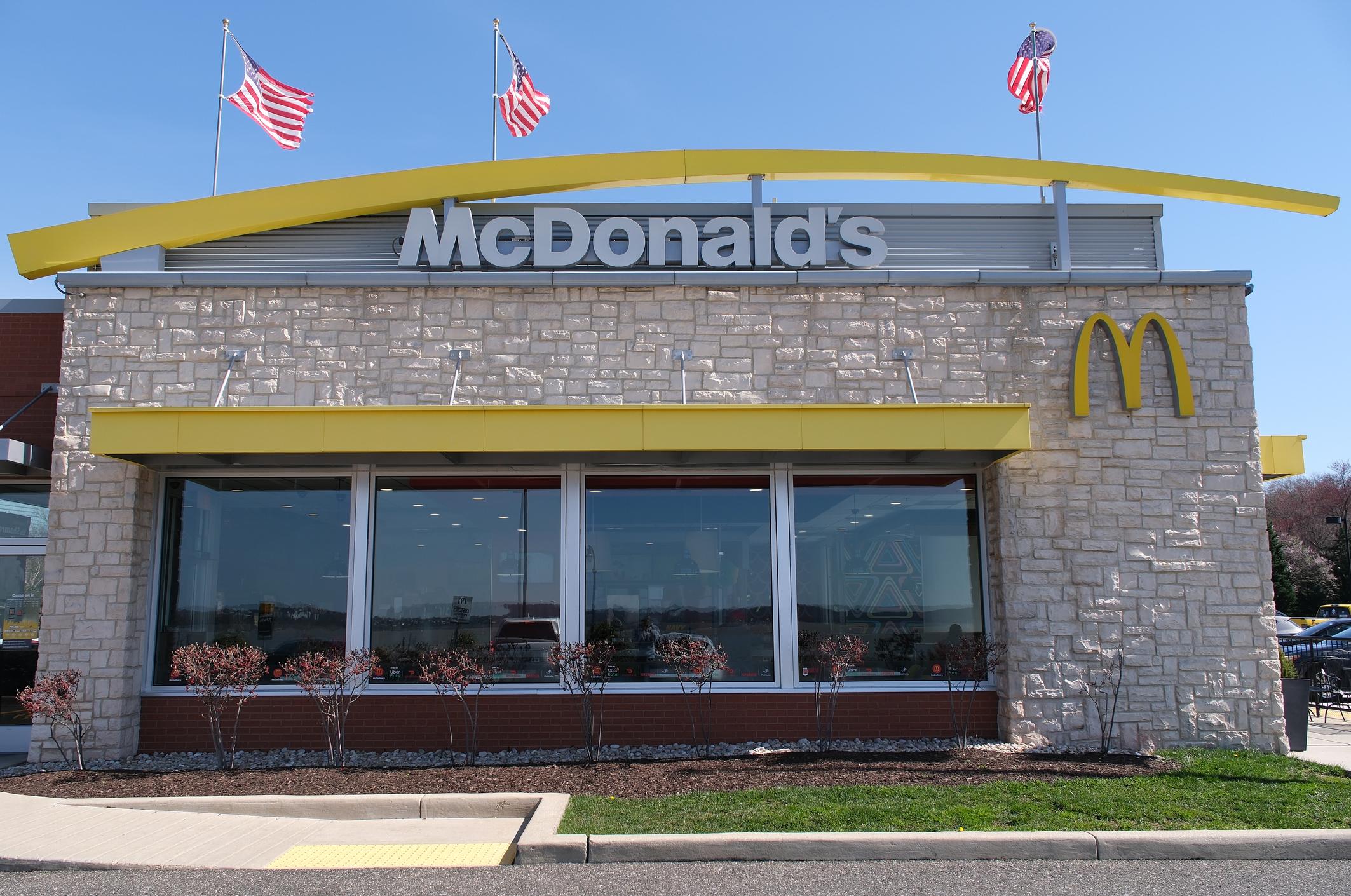 Caffeine Chaos As Florida Man Tosses Frappé At McDonald's Worker
