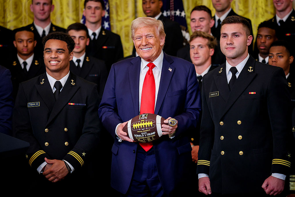 Trump Hosts Sports Stars at White House to Save College Athletics
