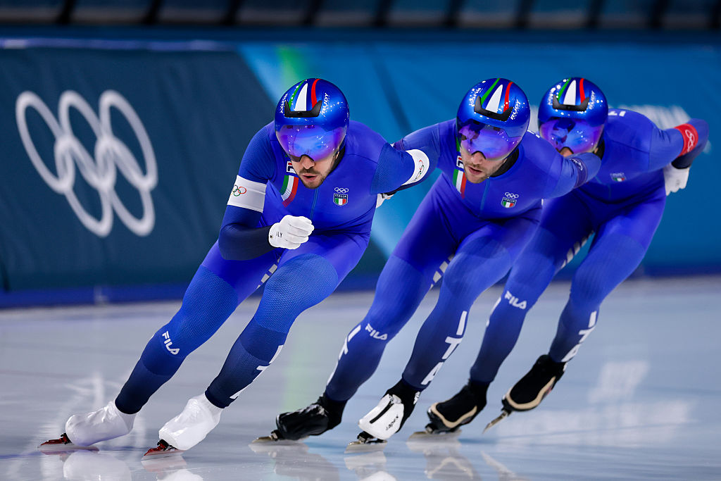 Italian Speed Skater Trolls Team USA With Steph Curry’s ‘Night Night’ Celebration
