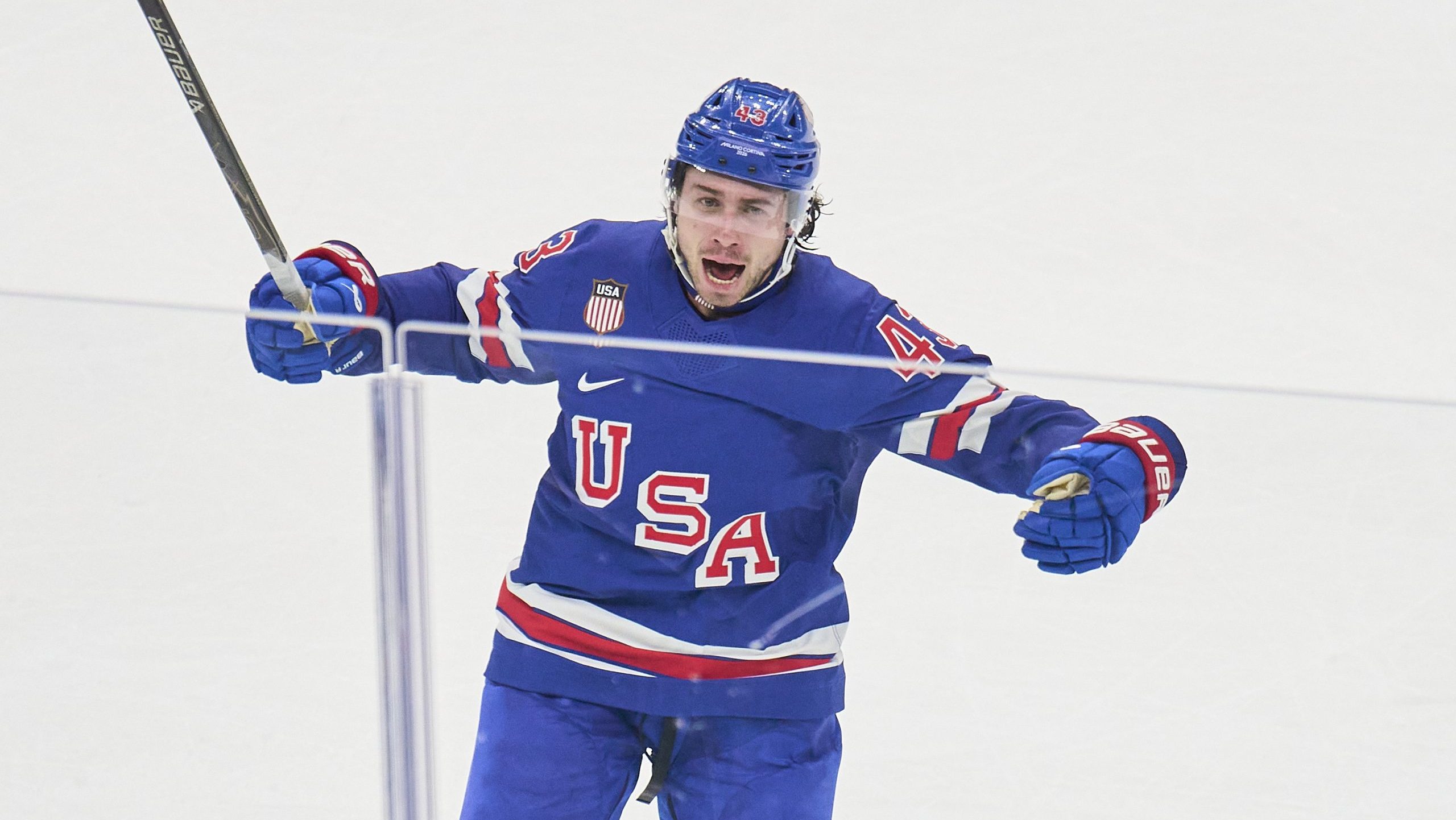 “Star US Hockey Player Declares Patriotism: Calls USA the Best Country on Earth!”