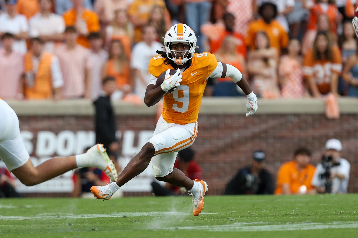 Tennessee Running Back Punches Teammate Multiple Times During Senior Bowl Warmups