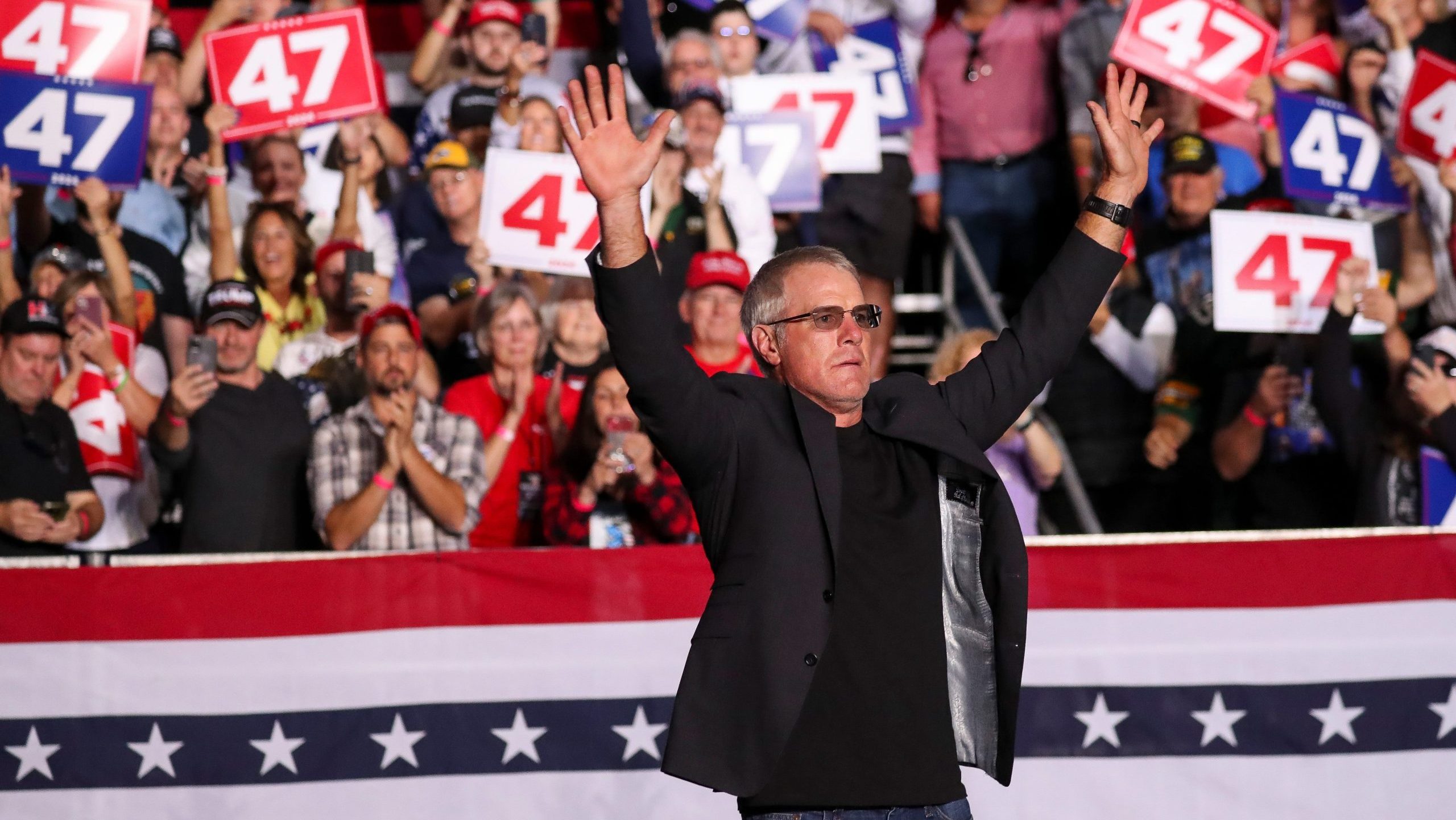 “Brett Favre Slams Modern NFL for Alienating Real Fans on Tomi Lahren’s Conservative Platform”