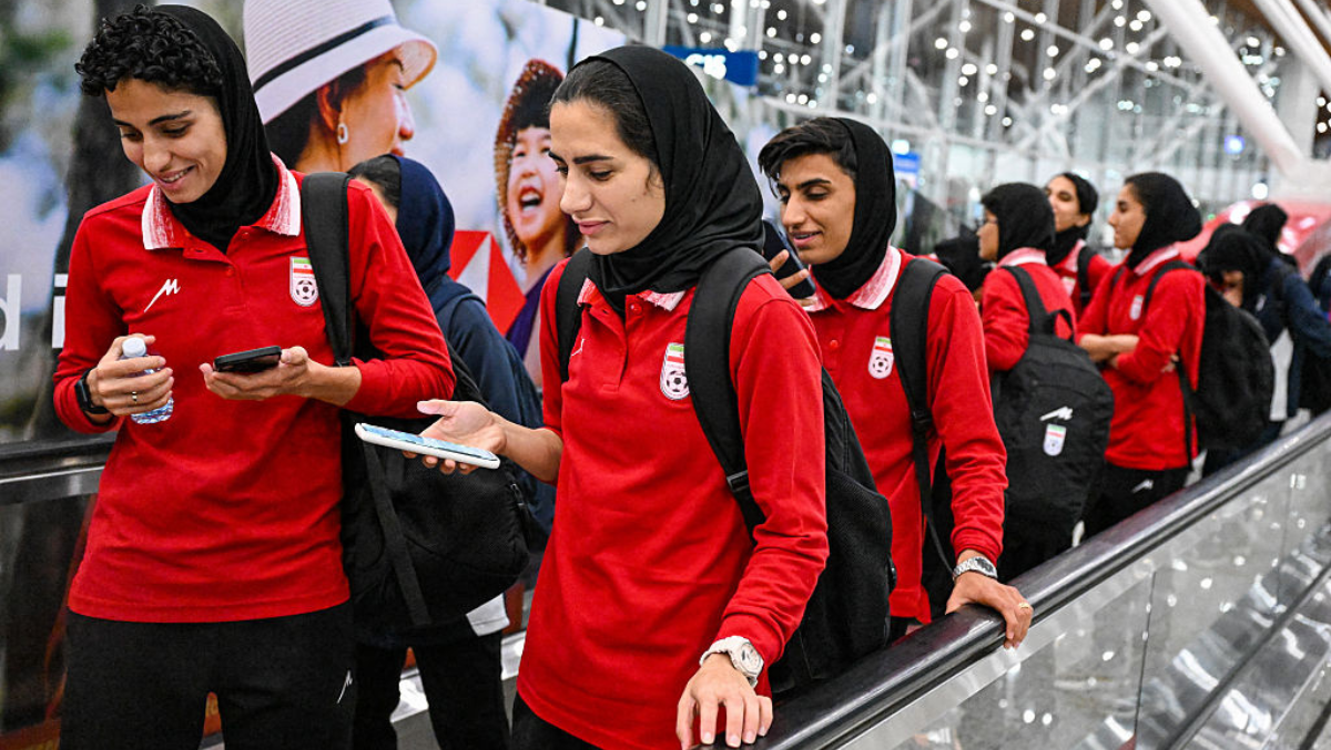 Iranian Soccer Player Who Accepted Asylum Changes Mind, Exposes Teammates' Safehouse