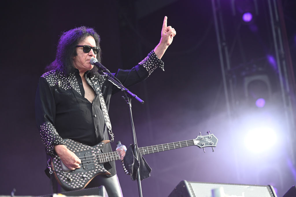 Gene Simmons Rips Celebrities Over Politics, Tells Them To Shut Their Pieholes