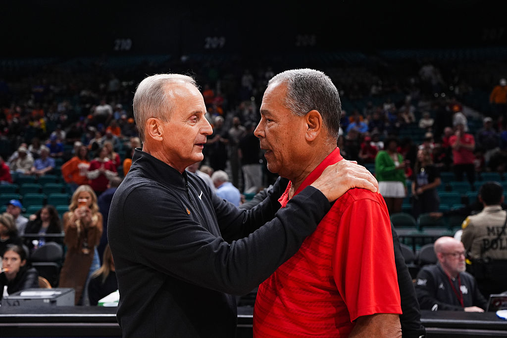 “College Coaches Stand Firm Despite Challenges in Sports Industry”