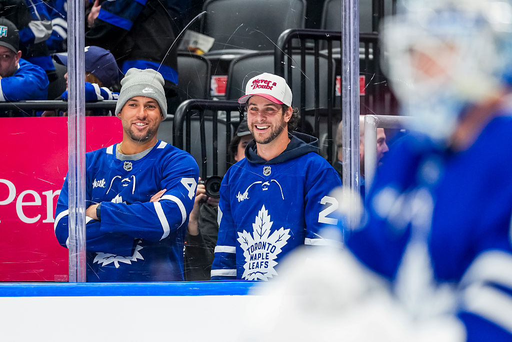 “National Pride On The Line: Blue Jays Icons Face Uncomfortable Mix-Up At Hockey Game”