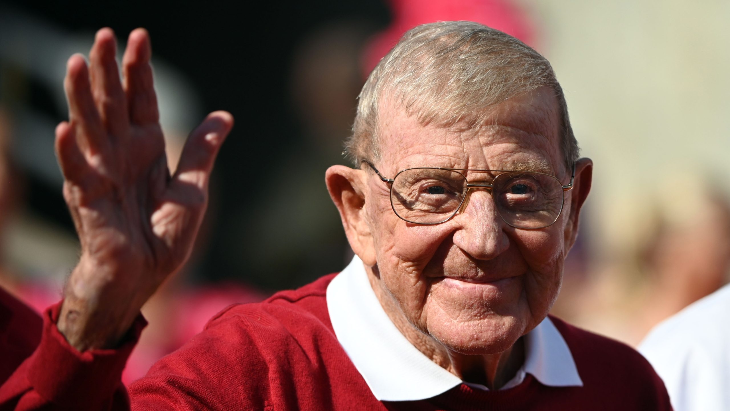 Social Media Flooded With Tributes After Lou Holtz’s Death At 89