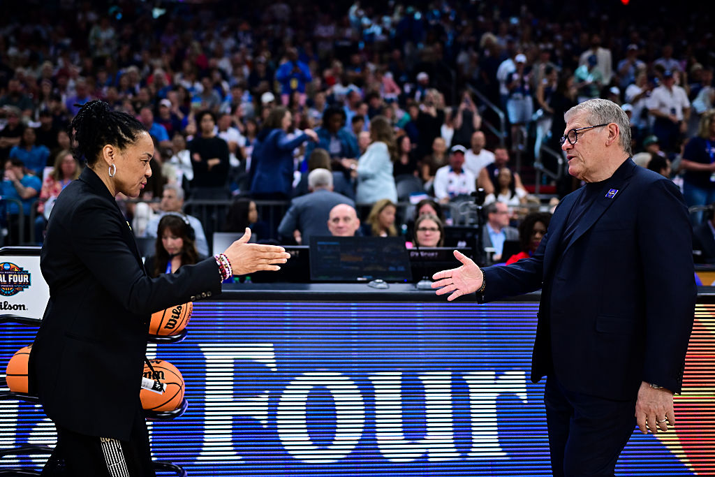 Hurley Defends 'Classy' Geno Auriemma After Handshake Meltdown With Dawn Staley