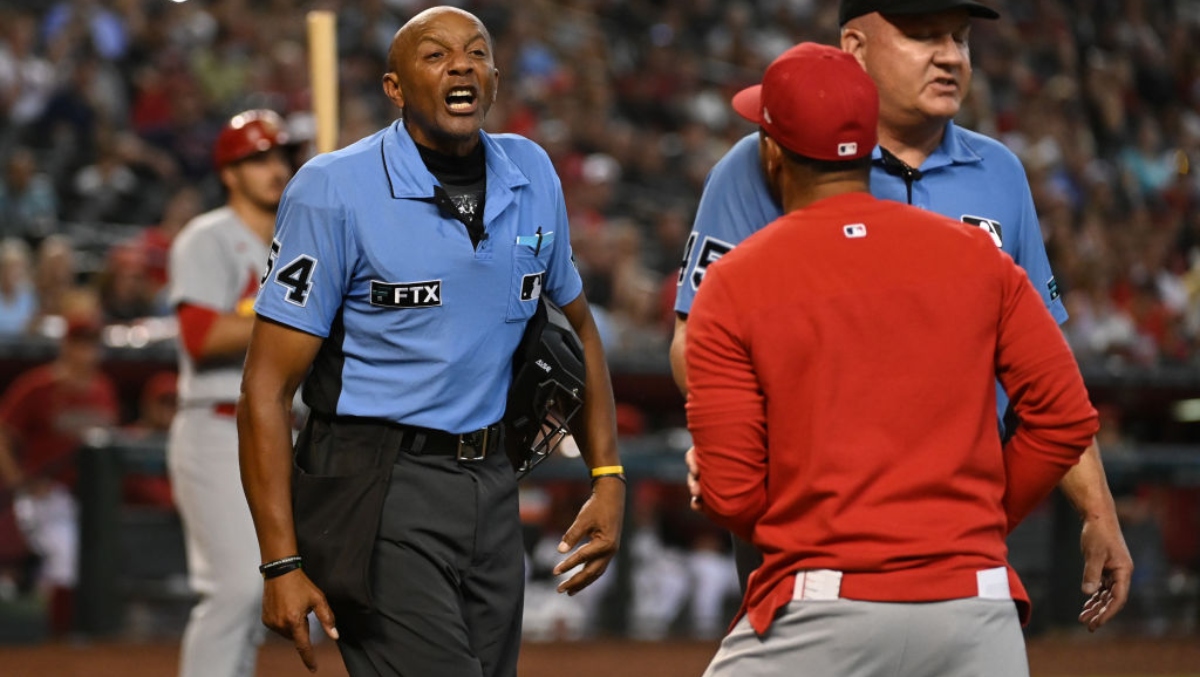 “Outrageous Blunder by MLB Umpire Unites Teams in Disbelief”