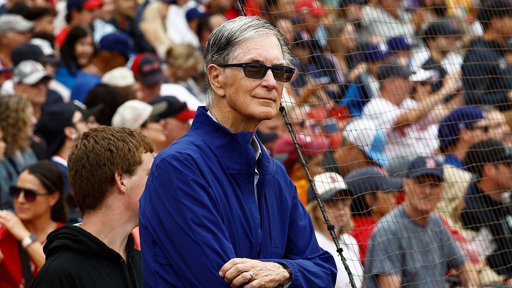 Red Sox Owner John Henry Caught Reacting To 'Sell The Team' Chants At Fenway
