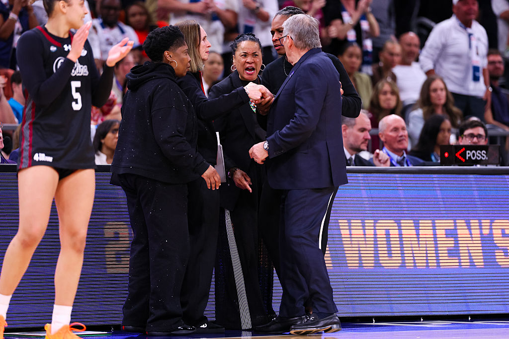 Geno Auriemma Embarrasses UConn With Dawn Staley 'Handshake' Meltdown