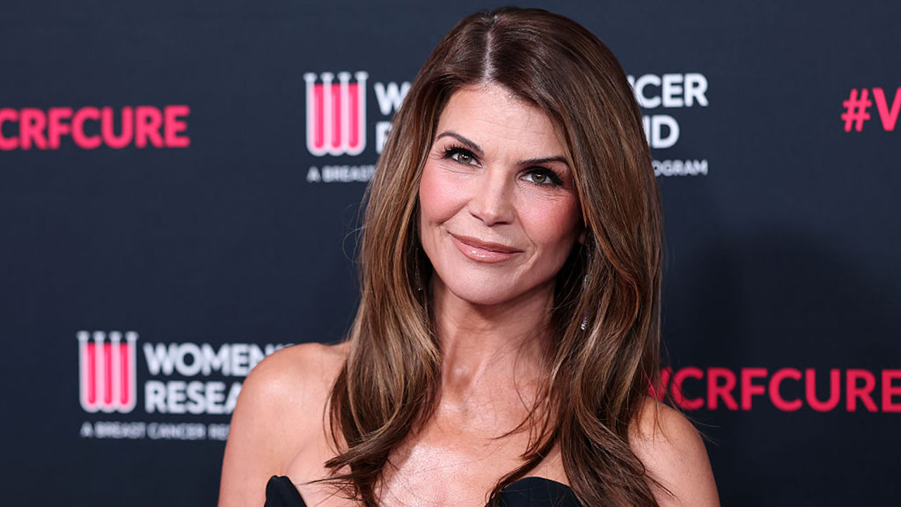 Former Prison Inmate Lori Loughlin Stuns Fans With New Look