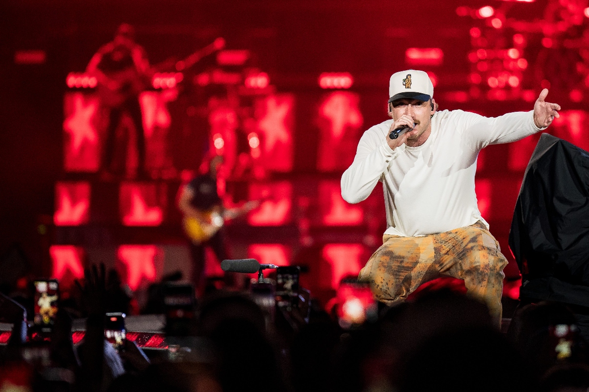 Morgan Wallen Trolls Alabama Fans With Clever Move During Concert At Crimson Tide Football Stadium